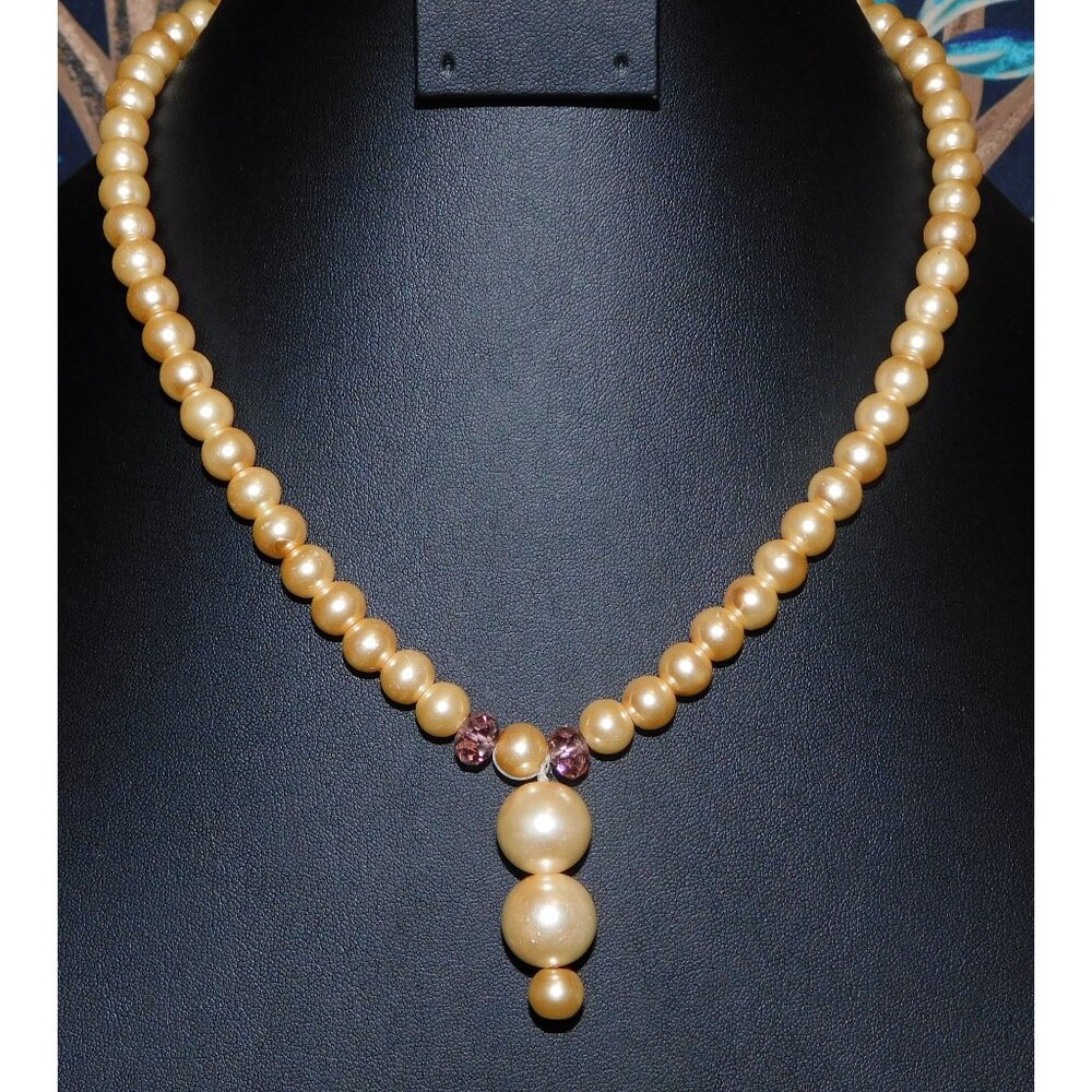 Elegant Modern Faux Pearl And Glass Beaded Necklace